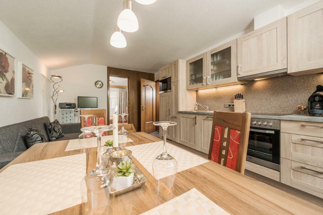Haus Christine Hotel Ried im Zillertal Buitenkant foto